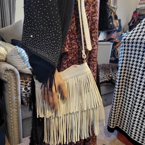 Carlos Santana bag/crossbody STUFFED WITH BOHO JEWLERY 4 PIECES - Picture 1 of 7